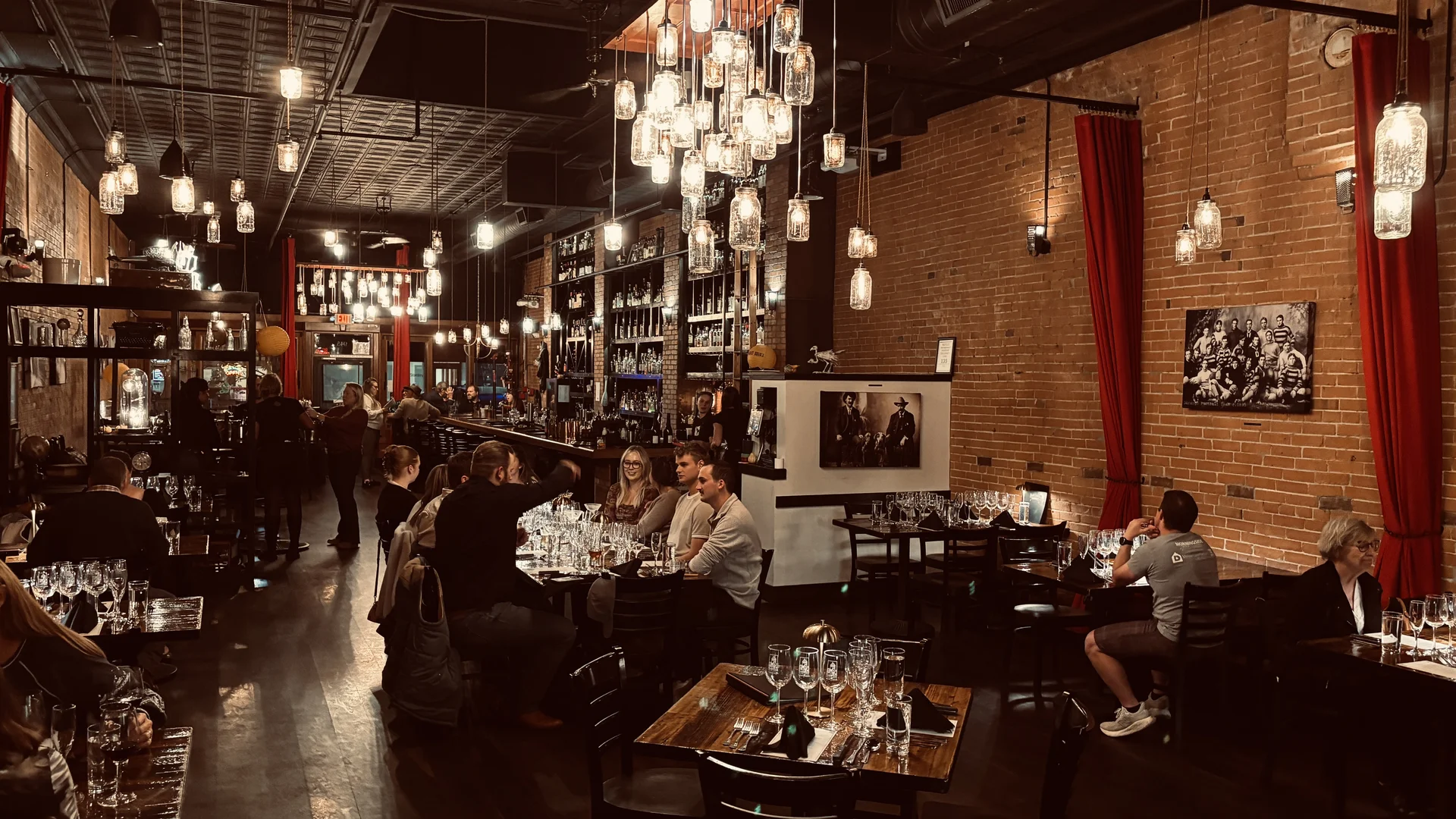 El Moro Spirits & Tavern - El Moro Spirits & Tavern